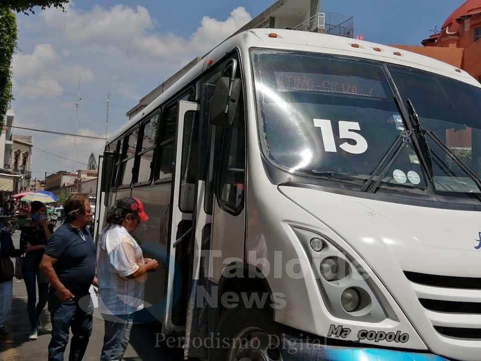 Transportistas exigen aumentar a 14 pesos el pasaje; el alcalde sentencia que no habrá alza