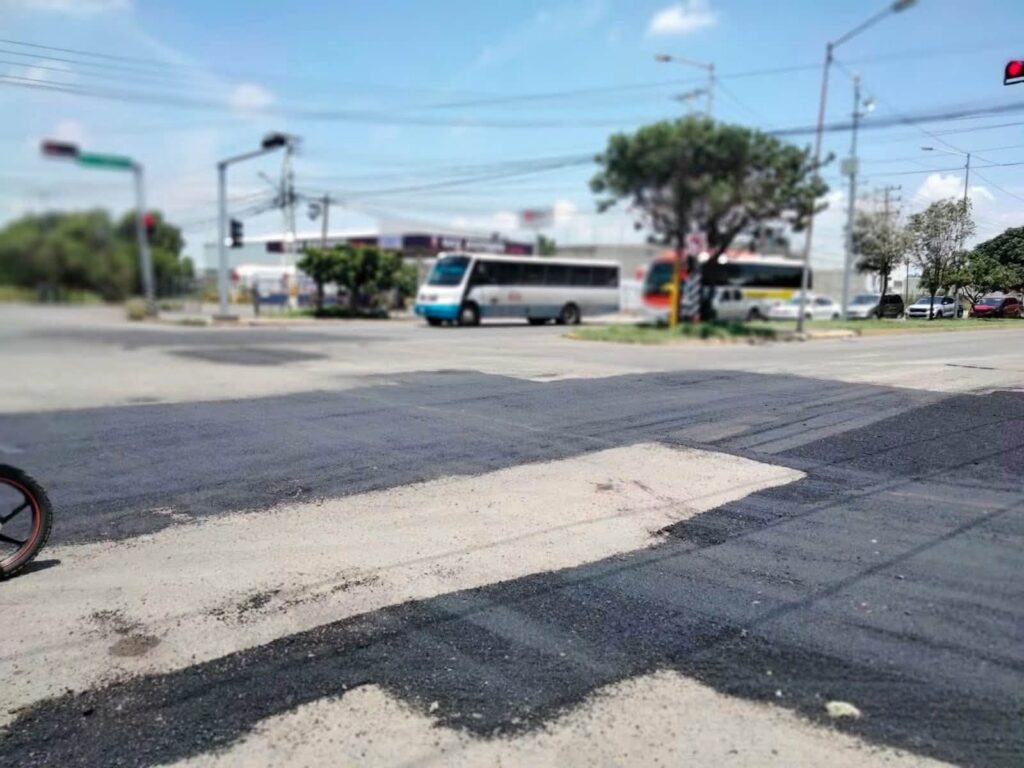 Para cumplir la meta de "cero baches" a finales de agosto, aumentan cuadrillas de bacheo