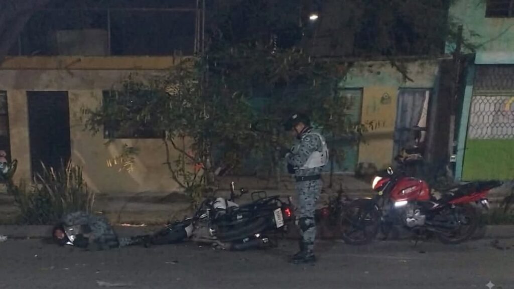 Vehículo embiste a guardia nacional mientras perseguía a sospechosos