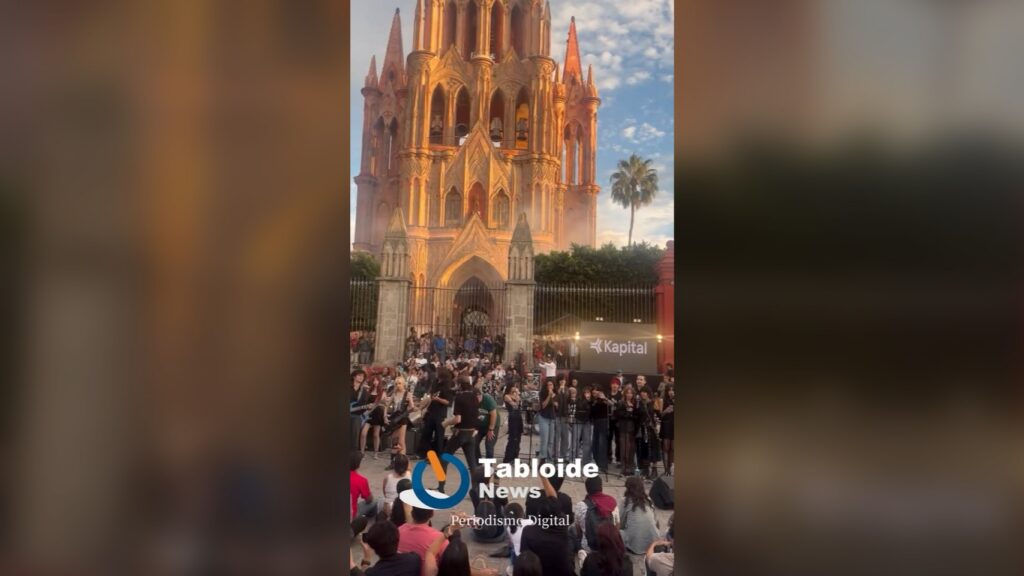 Casi cien jóvenes tocan al unísono en San Miguel de Allende